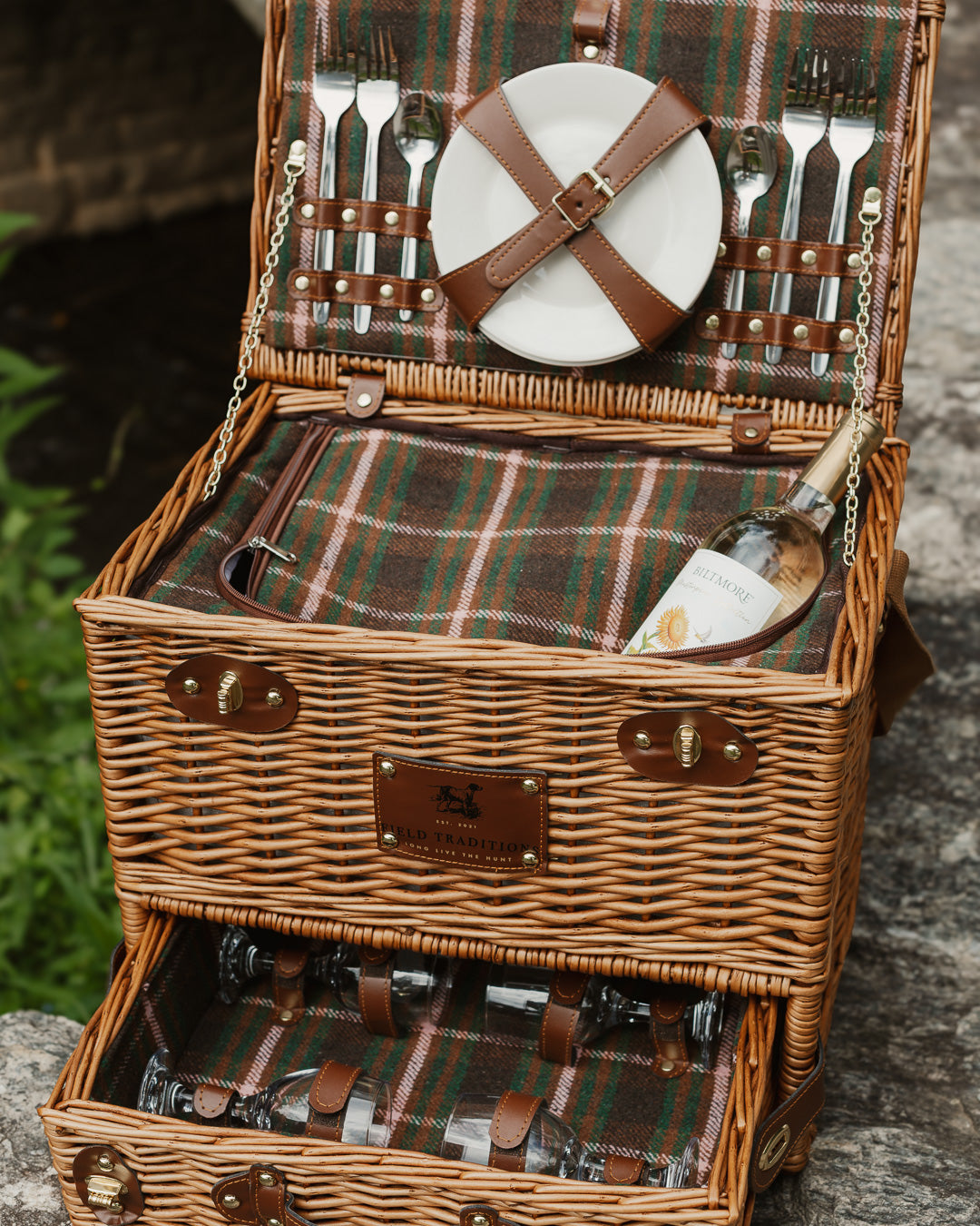 Field Traditions 4-Person Green Tweed Picnic Basket with Wine Drawer