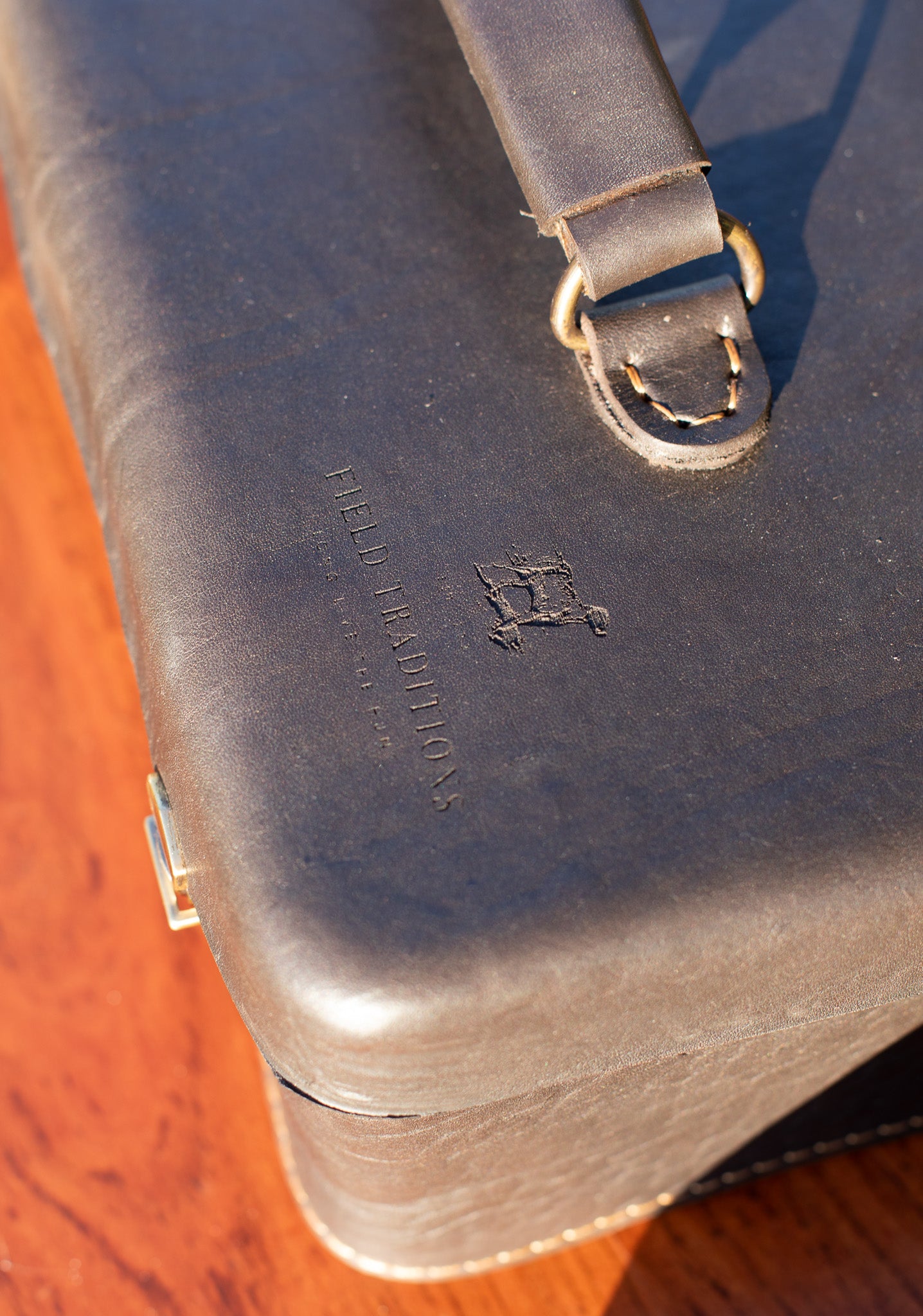 Field Traditions Leather Scotch Case