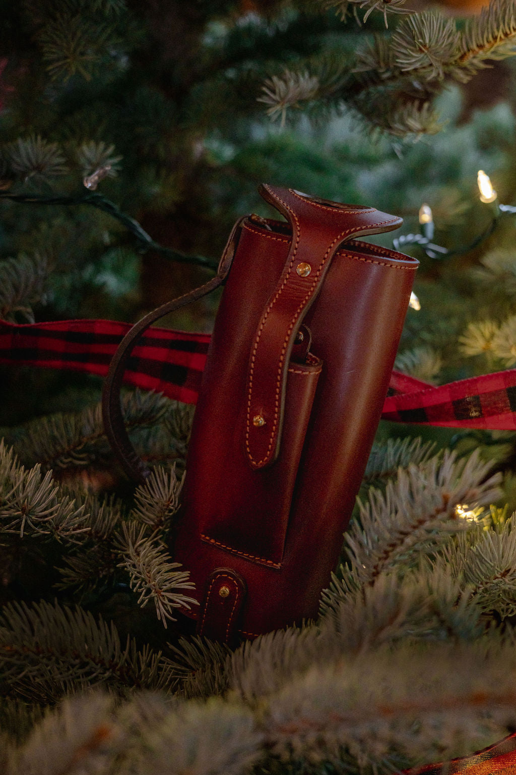 Field Traditions Leather Wine Pourer with Sommelier Wine Opener