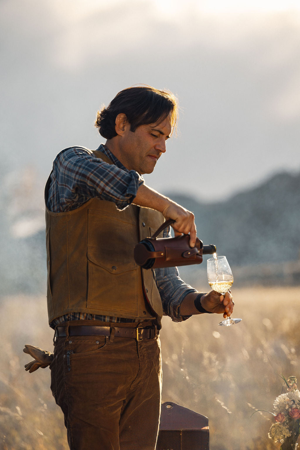 Field Traditions Leather Wine Pourer with Sommelier Wine Opener